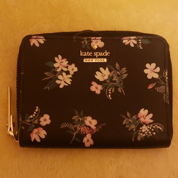 Kate Spade Wallet - Picture 2 of 3